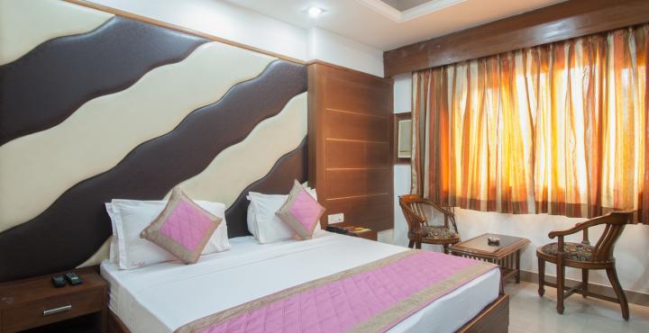 Hotel Sarthak Palace